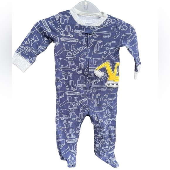 ๐๐๐3 for $10๐๐๐ Carterโs Tractor Footed Zip Sleep Onesie Blue/Gray Size 9m - Picture 1 of 4